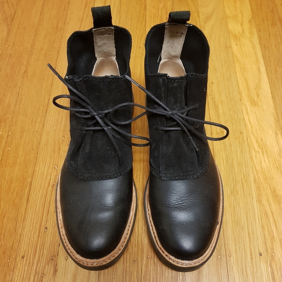 clarks trace fawn black